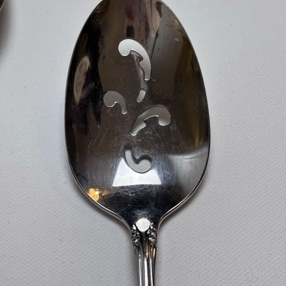 VTG Oneida Oneidacraft Deluxe Chateau Stainless Flatware Pierced Tablespoons 2